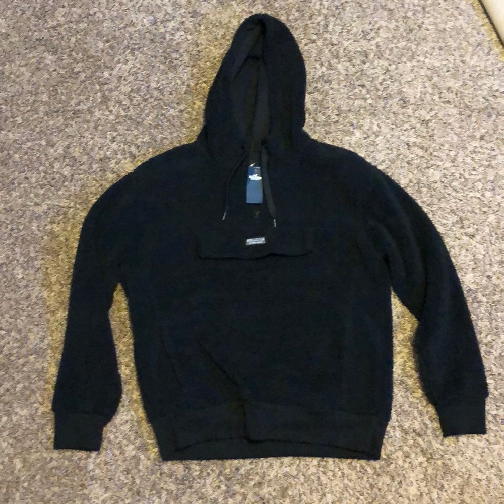 Hollister Sherpa sweater (black)